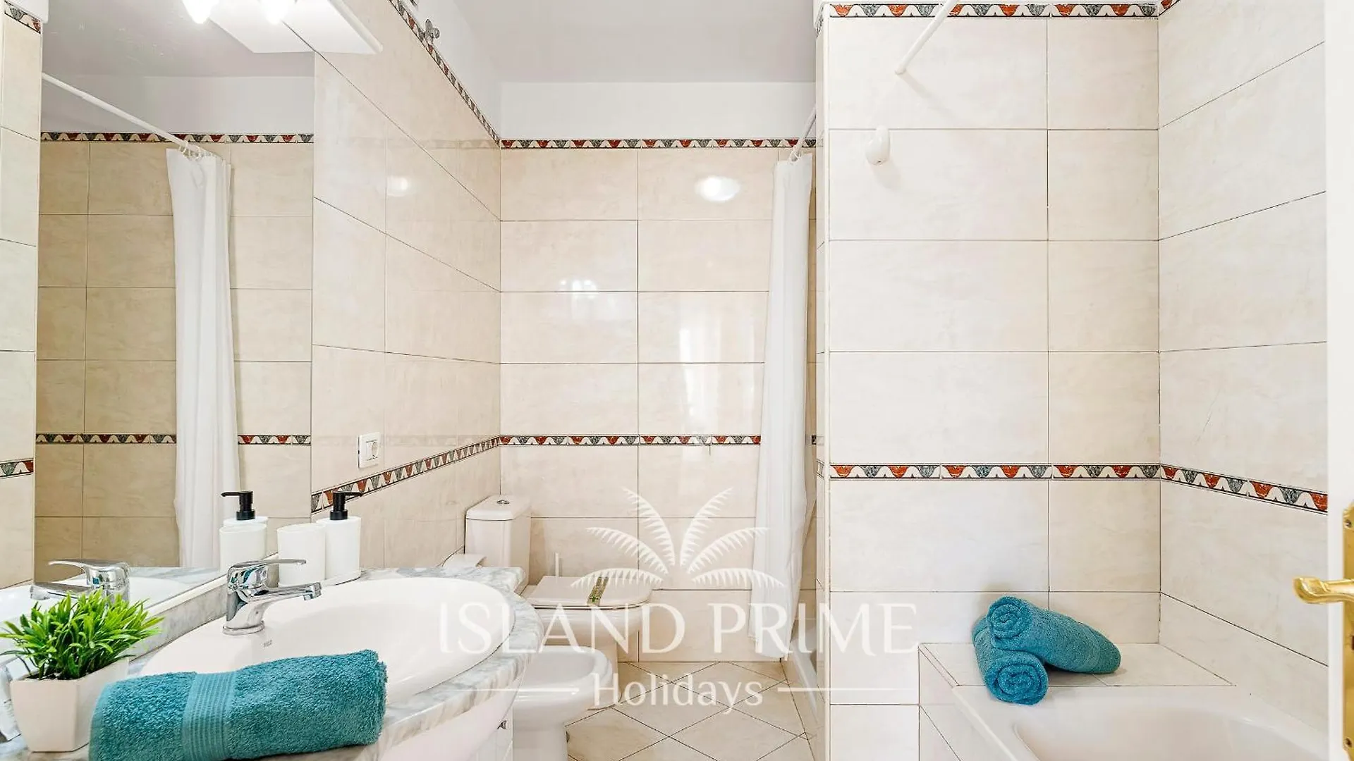 Apartment 3X Bedroom With Heated Pool Holiday Og101 San Miguel de Abona Spanien